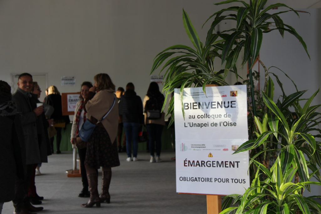 Accueil des participants au Colloque 2022 de l'Unapei de l'Oise : les nouveaux défis d'accompagnement