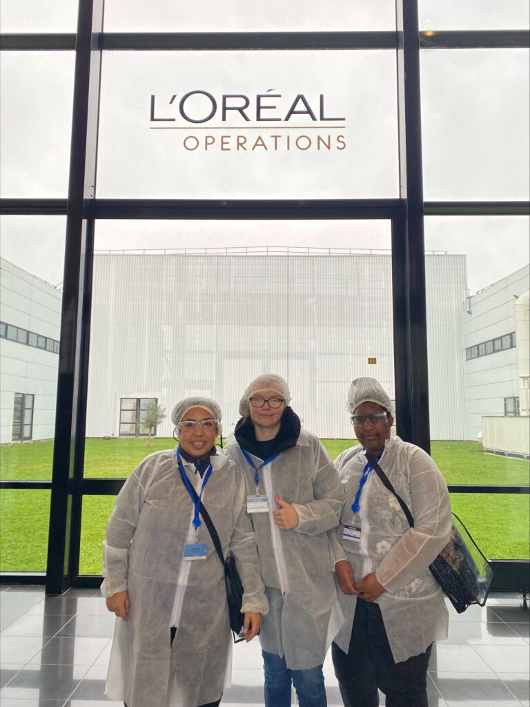 Deux jeunes de l'IME La Faisanderie en stage chez l'Oréal grâce au Duoday