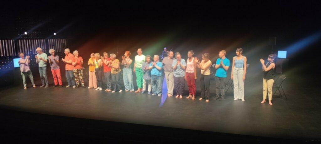 Les danseurs du spectacle de danse inclusive Wall of Love