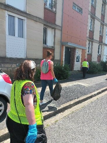 opération ramassage des déchets pour les usagers du FAM et les adhérents du GEM